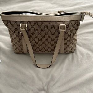 Gucci Abbey Zip Tote